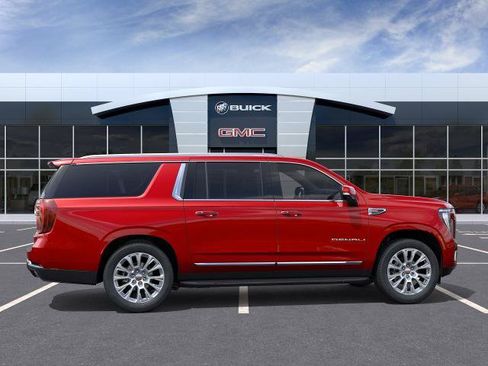 New 2026 GMC Yukon XL Denali w/ LPO, Floor Liner Package RWD image 5