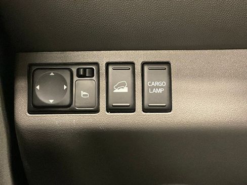 Used 2020 Nissan Frontier SV w/ Midnight Edition Floor Mats image 27