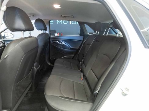 Used 2018 Hyundai Elantra GT FWD image 12