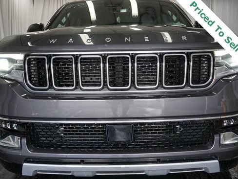 Used 2023 Jeep Wagoneer Series II image 3