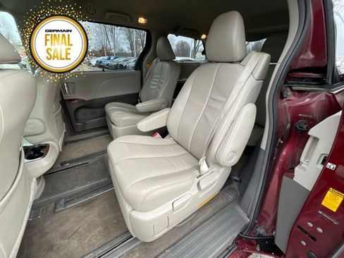Used 2014 Toyota Sienna XLE image 11