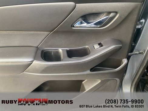 Used 2020 Chevrolet Traverse Premier AWD/4WD image 24
