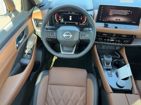 New 2026 Nissan Rogue Platinum image 15