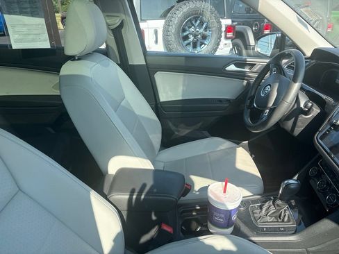Used 2021 Volkswagen Tiguan SEL AWD/4WD image 10