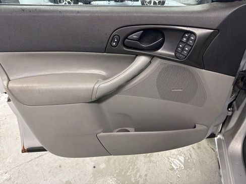 Used 2006 Ford Focus ZX4 Sedan image 15