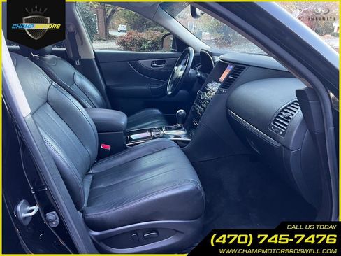 Used 2017 INFINITI QX70 2WD w/ Premium Package image 32