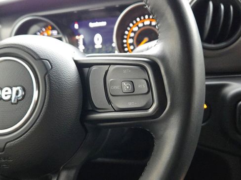 Used 2021 Jeep Wrangler Unlimited Sport image 32