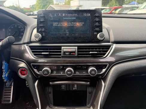 Used 2018 Honda Accord Sport image 15