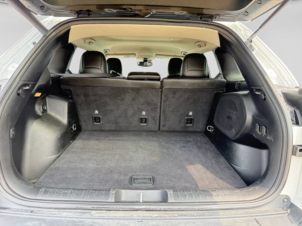 Used 2019 Jeep Cherokee Trailhawk AWD/4WD image 42