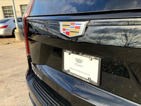 Used 2021 Cadillac Escalade ESV Sport Platinum w/ Heavy-Duty Trailer Package AWD/4WD image 8