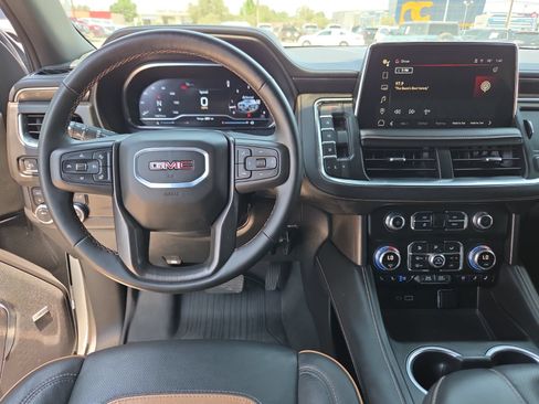 Used 2024 GMC Yukon AT4 w/ Technology Package AWD/4WD image 13