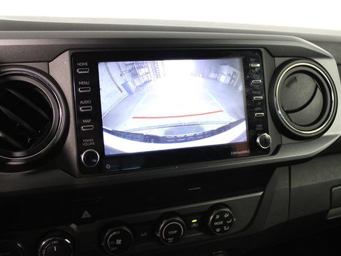 Used 2020 Toyota Tacoma TRD Sport w/ Technology Package AWD/4WD image 26