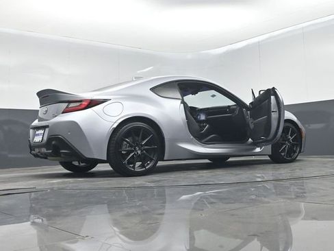 Used 2022 Toyota GR86 Premium RWD image 71