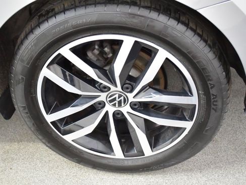 Used 2025 Volkswagen Jetta SE FWD image 33