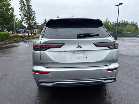 Used 2025 Mitsubishi Outlander SEL FWD image 6