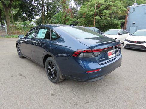 New 2025 Honda Accord SE image 4