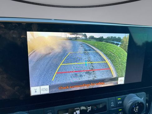 Used 2024 Toyota Grand Highlander AWD image 24
