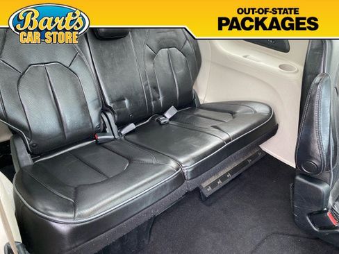 Used 2020 Chrysler Pacifica Limited FWD image 10