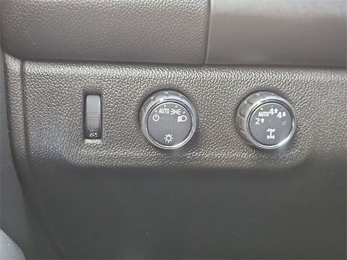 Used 2019 Chevrolet Colorado LT image 16