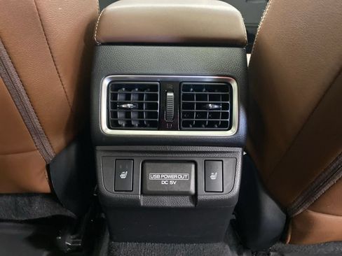 Used 2018 Subaru Outback 2.5i Touring w/ Popular Package #3 AWD/4WD image 33
