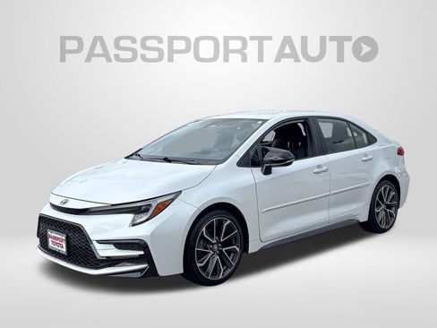Used 2024 Toyota Corolla SE w/ Convenience Package FWD image 1