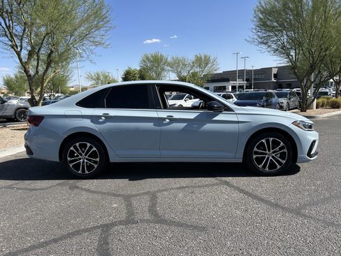 Used 2025 Volkswagen Jetta Sport FWD image 5