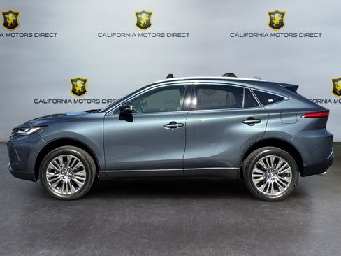 Used 2022 Toyota Venza XLE AWD/4WD image 2