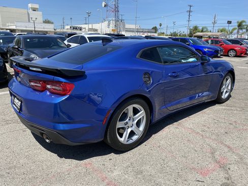 Used 2021 Chevrolet Camaro LT w/ Technology Package RWD image 8