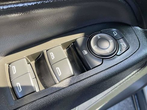 Used 2024 Chevrolet Equinox LT FWD image 18