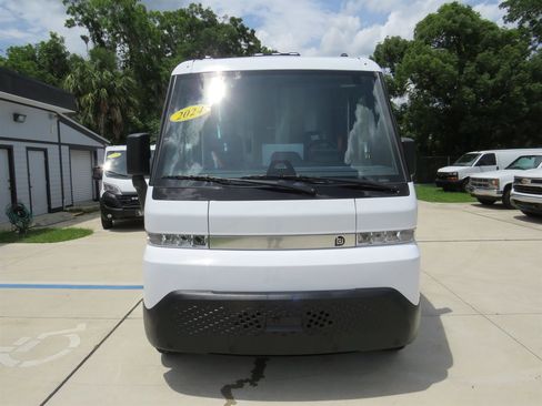 Used 2024 Chevrolet Brightdrop 400 w/ Commercial Equipment Package AWD/4WD image 2