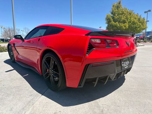 Used 2018 Chevrolet Corvette Stingray Coupe RWD image 3