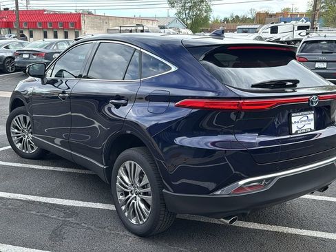 Used 2023 Toyota Venza Limited image 5