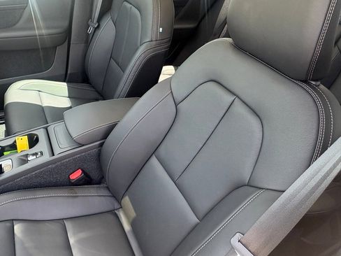 New 2026 Volvo XC40 B4 Core w/ Protection Package Premier image 17