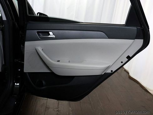 Used 2017 Hyundai Sonata SE FWD image 28