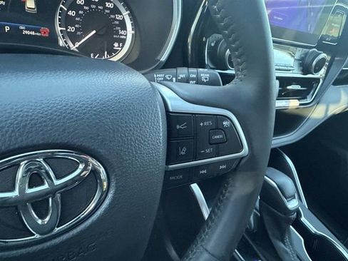 Used 2024 Toyota Highlander XSE image 33