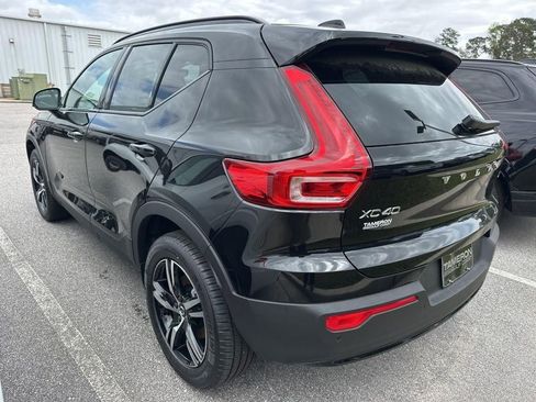 New 2026 Volvo XC40 B5 Core image 16