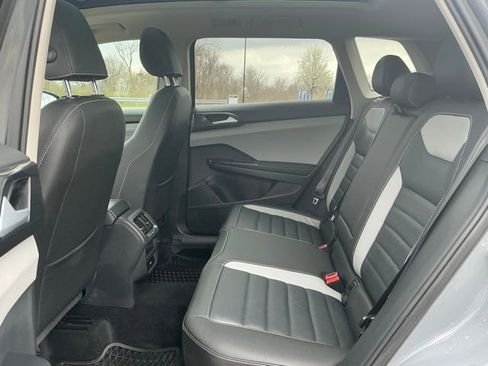 Used 2024 Volkswagen Taos SEL image 34