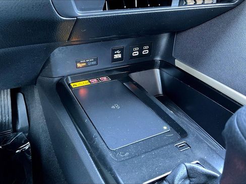 Used 2025 Toyota Camry LE image 30