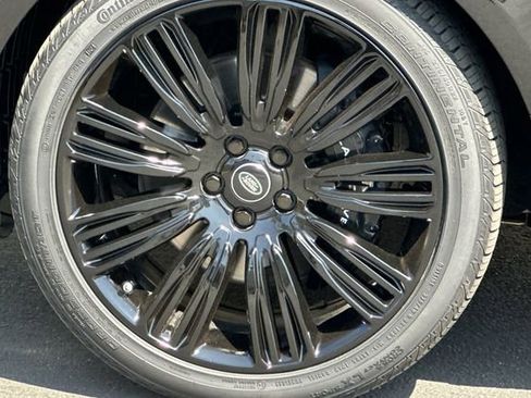 Used 2020 Land Rover Range Rover HSE image 24