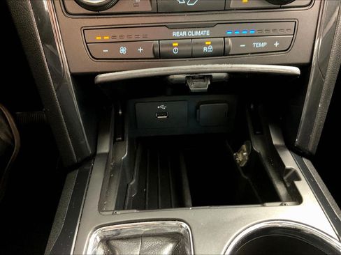 Used 2018 Ford Explorer XLT FWD image 16