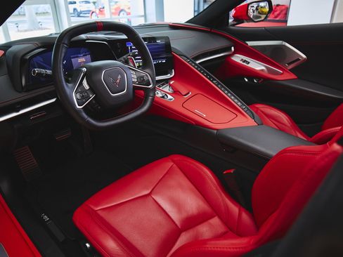 Used 2021 Chevrolet Corvette Stingray Preferred Cpe w/ 2LT image 8