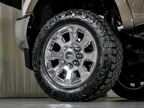 Used 2017 Ford F250 Lariat w/ Chrome Package image 53