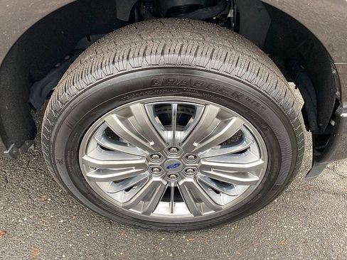 Used 2024 Ford F150 Platinum w/ Equipment Group 703A Plus image 17