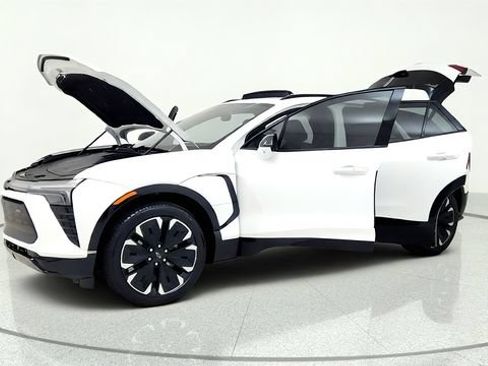 Used 2024 Chevrolet Blazer EV RS RWD image 14