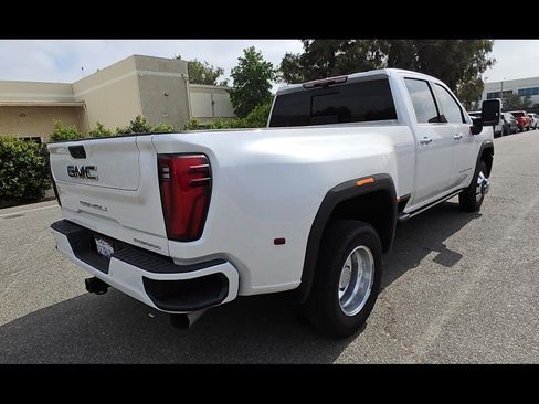 Used 2024 GMC Sierra 3500 Denali Ultimate AWD/4WD image 17