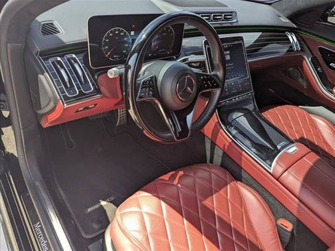 Used 2022 Mercedes-Benz S 580 4MATIC Sedan image 3