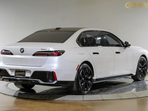 Used 2023 BMW 740i w/ Parking Assistance Package RWD image 9