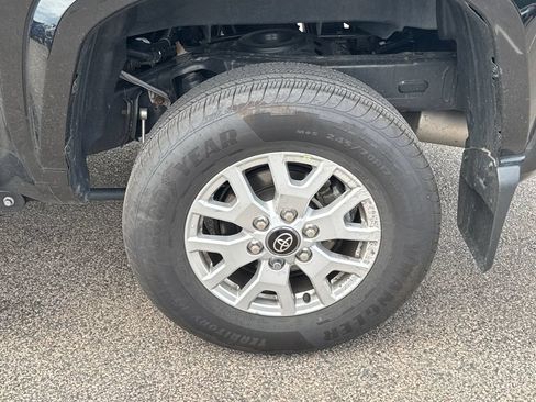 Used 2025 Toyota Tacoma SR5 AWD/4WD image 35