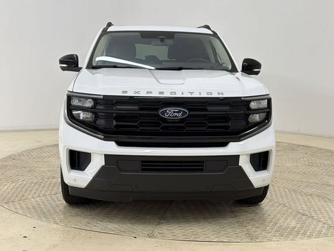 Certified 2025 Ford Expedition Active AWD/4WD image 6
