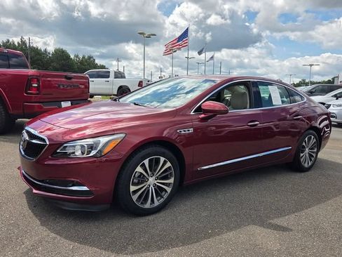 Used 2017 Buick LaCrosse Essence w/ Sun and Shade Package FWD image 3